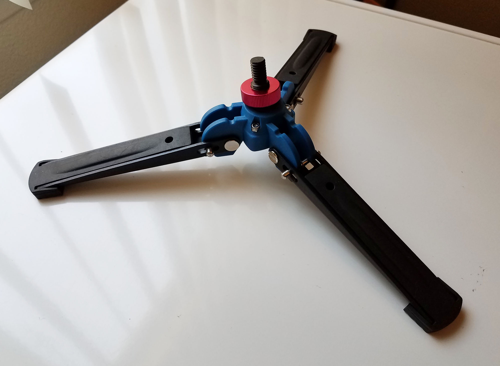 Cheap_monopod_feet_entre